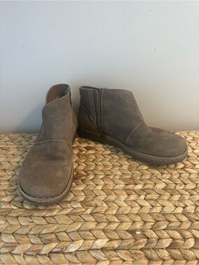 Born Women's Brown Suede Ankle Booties